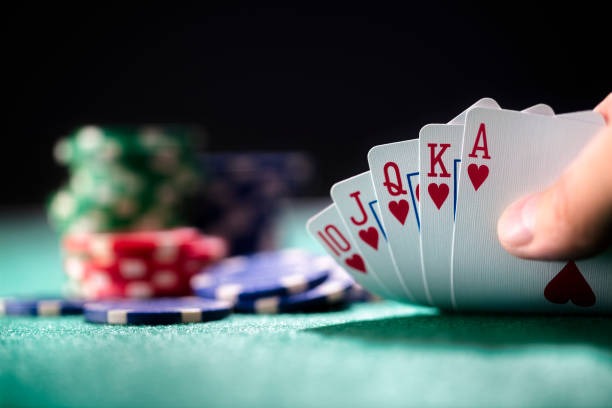 isitoto mobile app home screen showing sportsbook, live dealer, slots, and results tabs